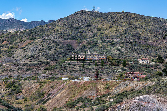 Douglas Mansion