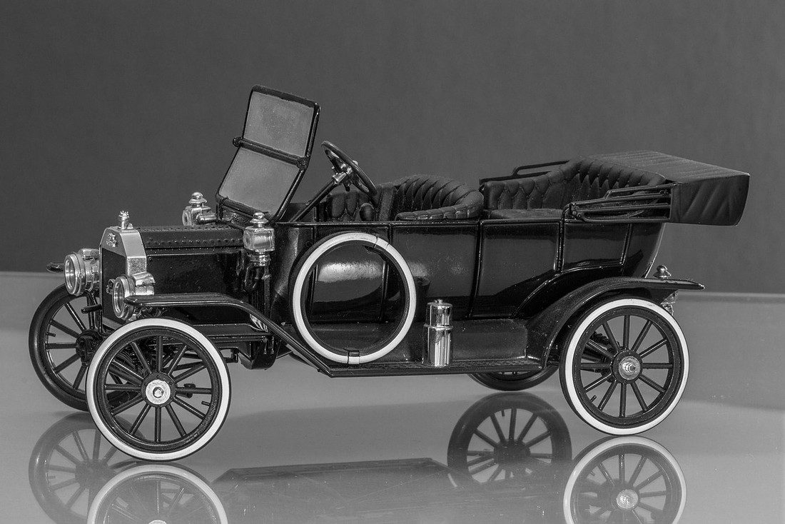 Day 1 of the 5-Day Black & White Photo Challenge - Table Top Image